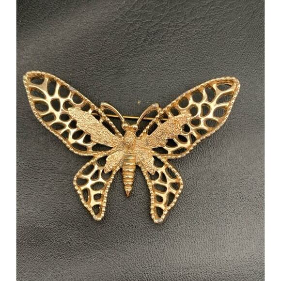 Vintage Sarah Coventry Gold Tone Open Work Butterfly Brooch Pin Signed - Picture 1 of 4